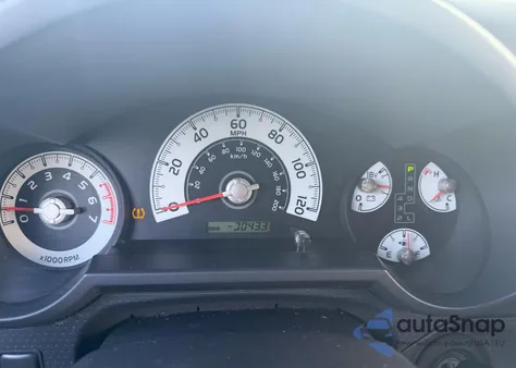 2008 Toyota Fj Cruiser z USA, uszkodzony, nr VIN JTEBU11F78K004502